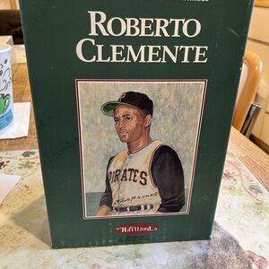 1990 Hartland Limited Edition Baseball Statue Roberto Clemente. New in Box.